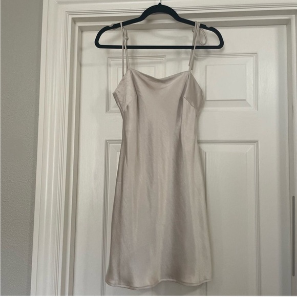 Princess Polly The silky slip dress champagne size 2 - Picture 10 of 10